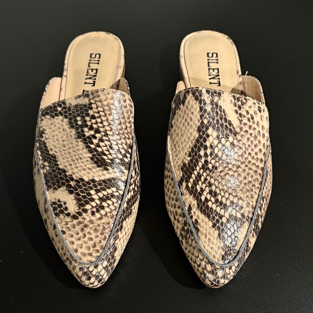 Silent D Mules